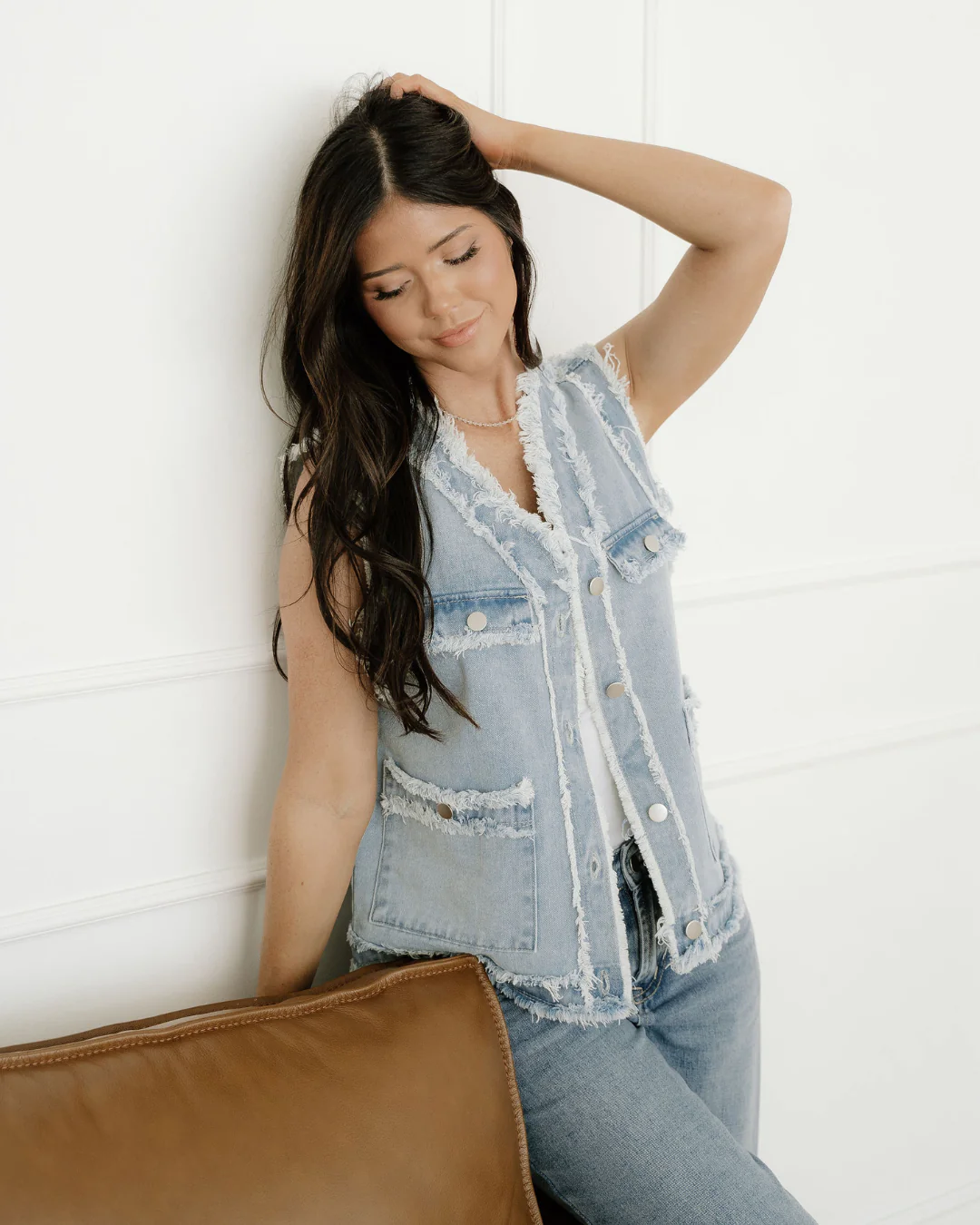 Neriah Frayed Edge Flap Pockets Denim Vest Jacket - Image 4