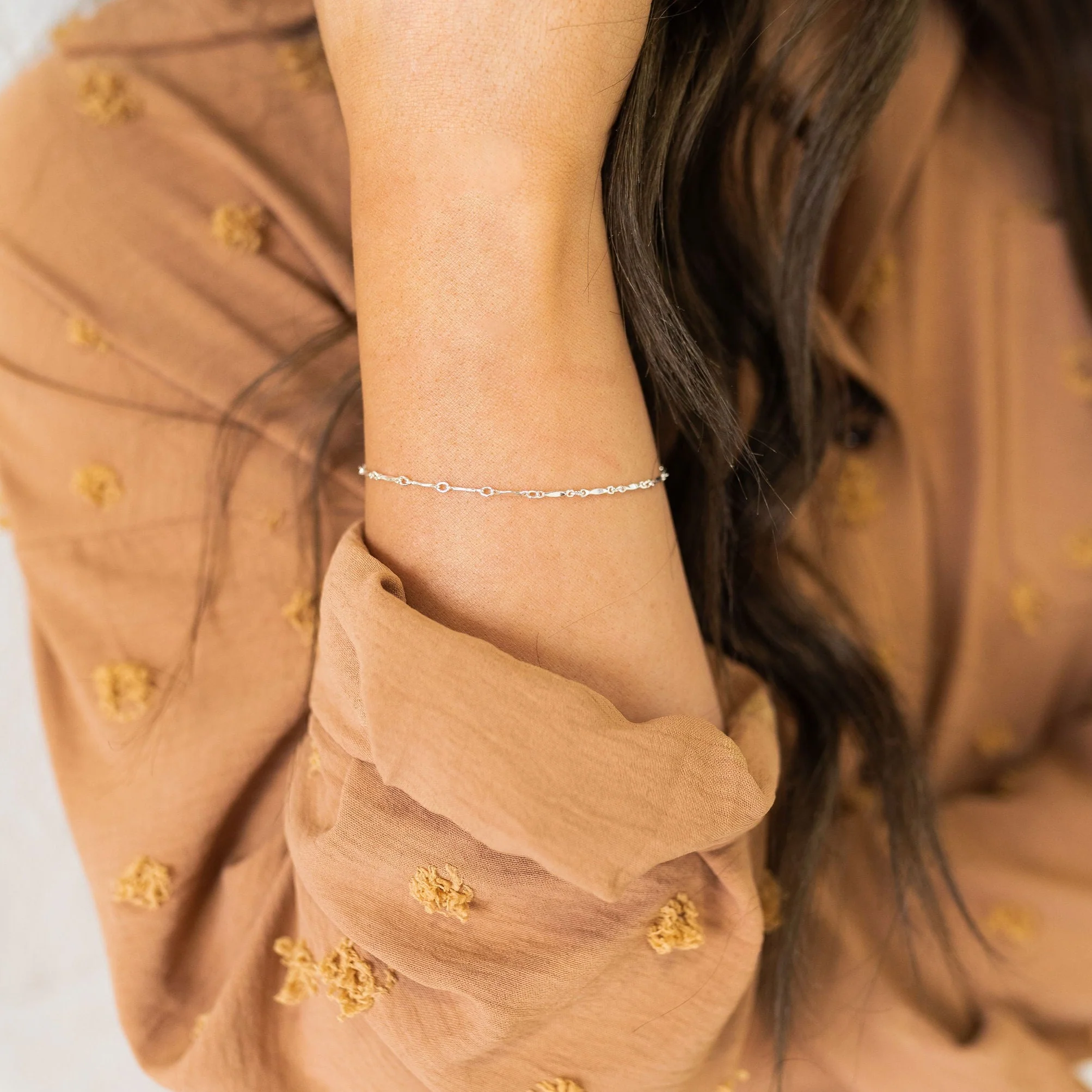 Dapped Bar Bracelet - Image 4