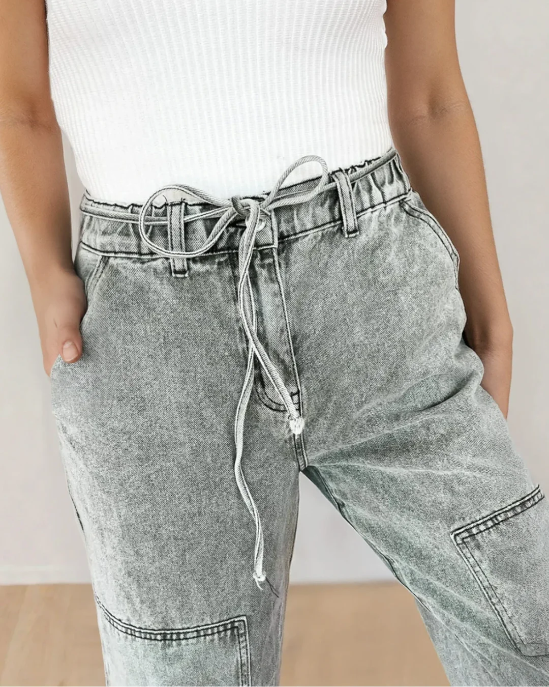 Shiloh Acid Wash Barrel Fit Denim Pants with Waist String - Gray - Image 3