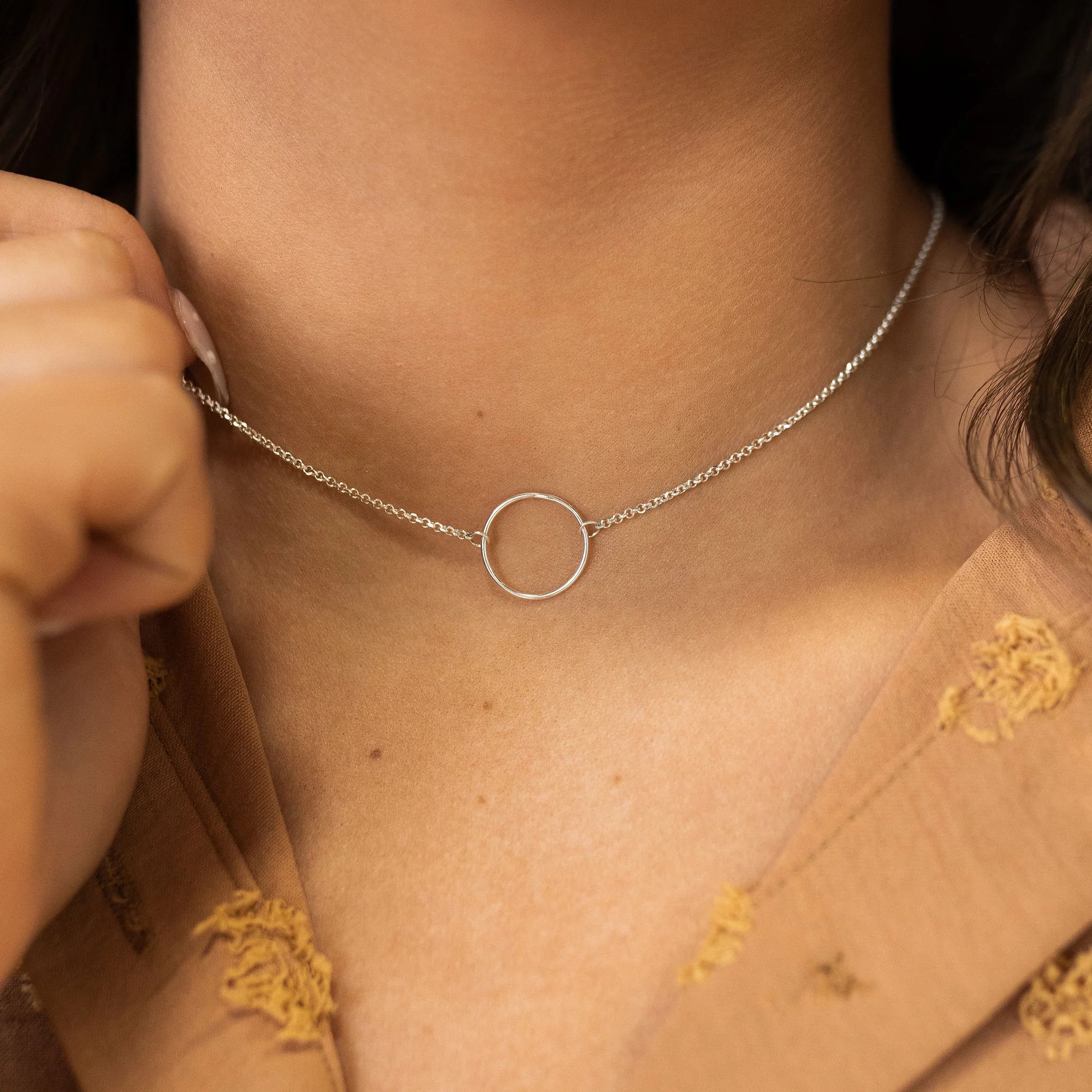 Open Circle Pendant Necklace - Image 3