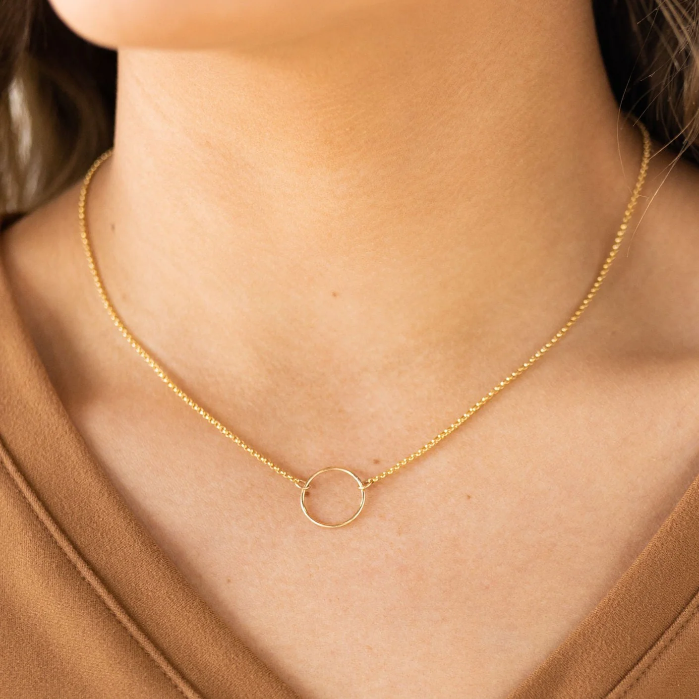 Open Circle Pendant Necklace - Image 8