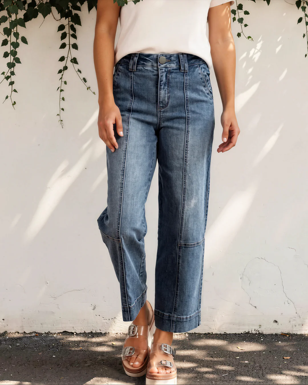 Ellis Exposed Stitching Straight Jeans