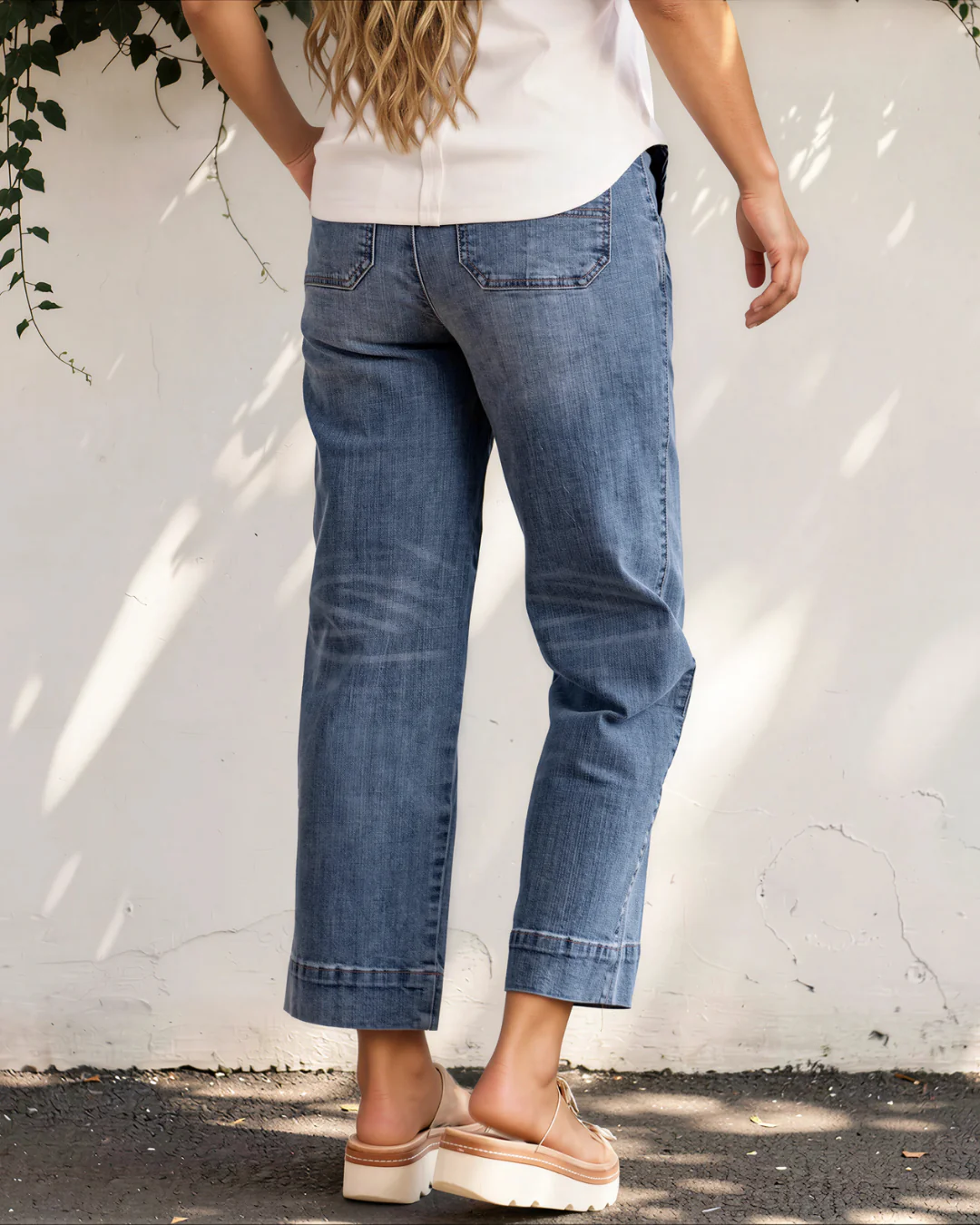 Ellis Exposed Stitching Straight Jeans - Image 4
