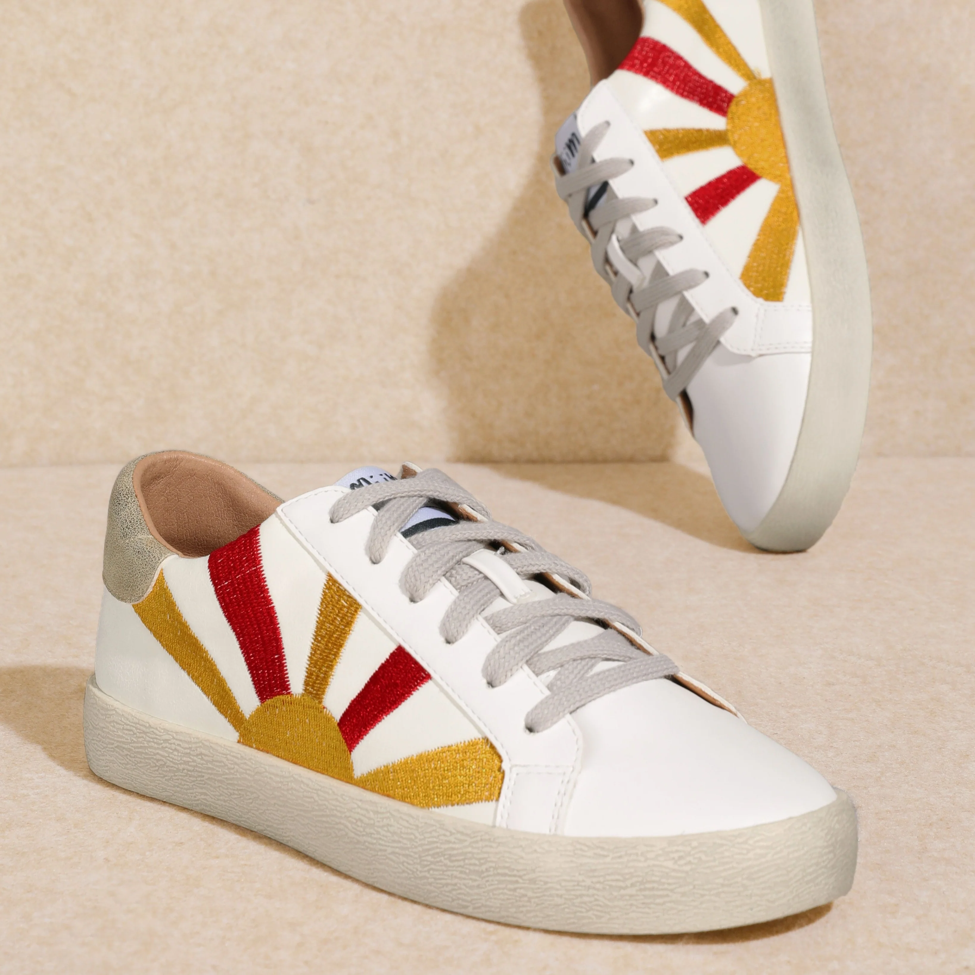 Sunny Sneakers - Image 4